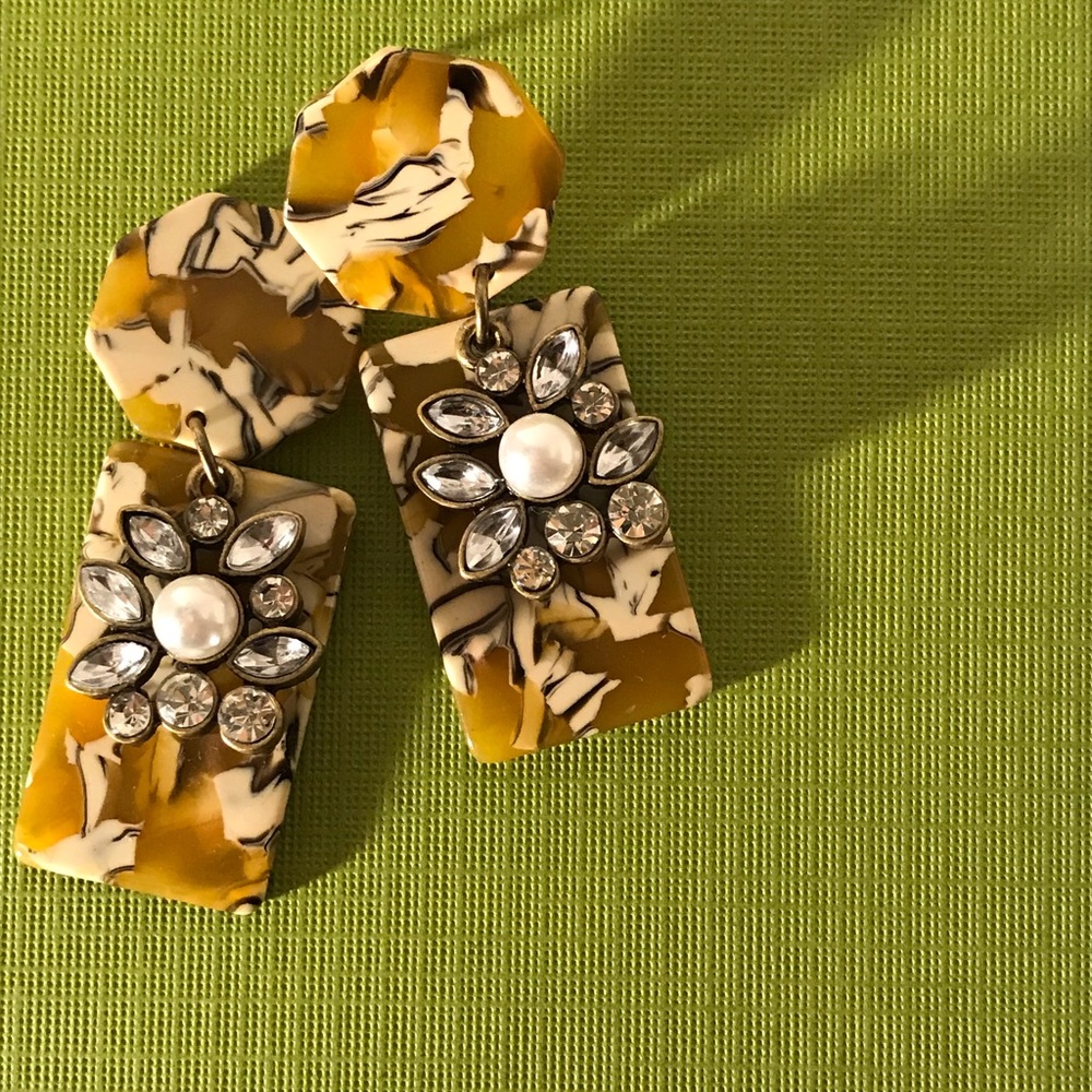 Yellow and white acetate Earrings with rhinestones